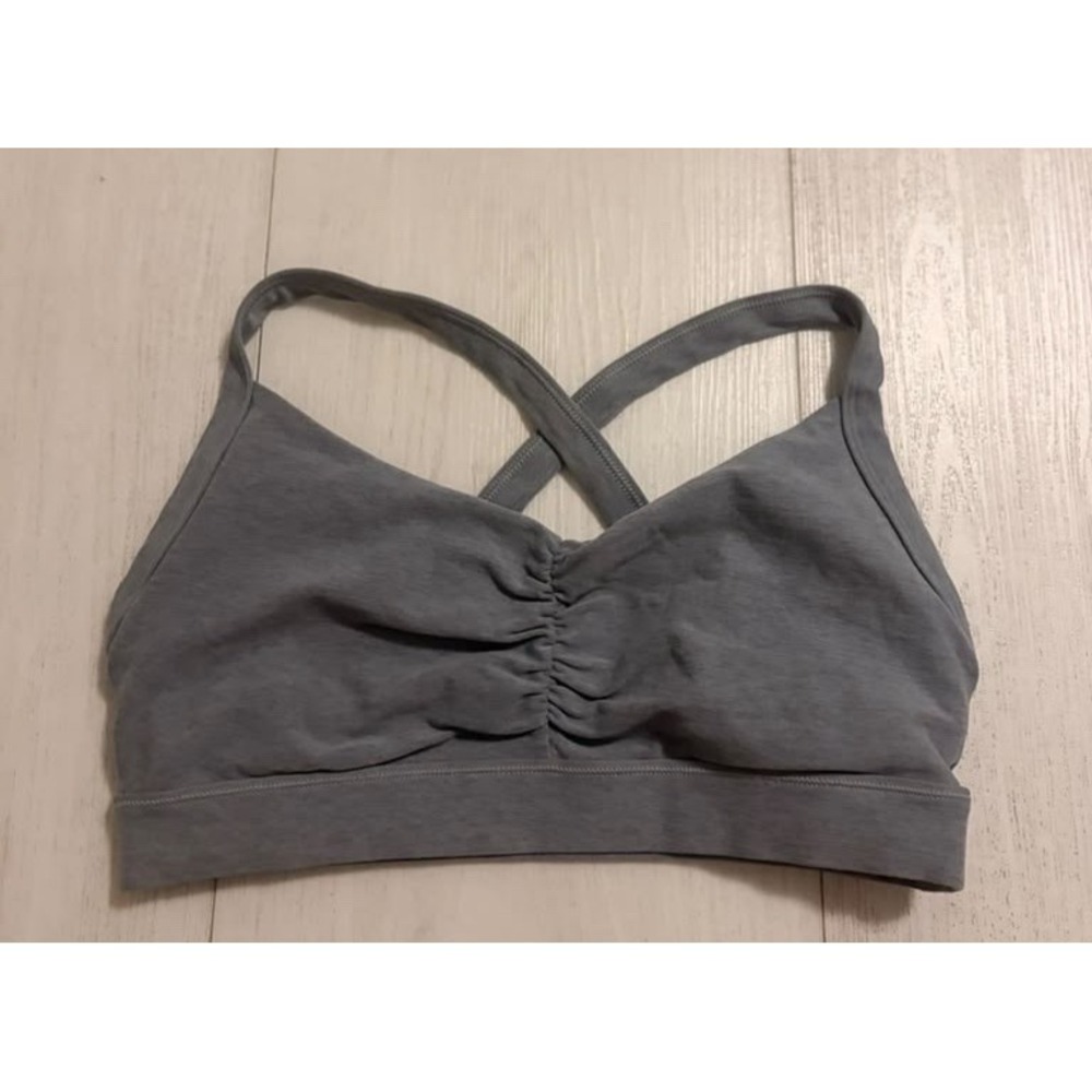 VUORI Sports Bra Sz M -  Gray - Ruched Front